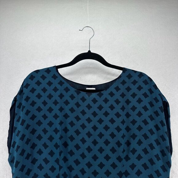 Cabi Blouse Size M Foulard Top Diamond Print Layered Peplum Slit Back Blue - Picture 3 of 10